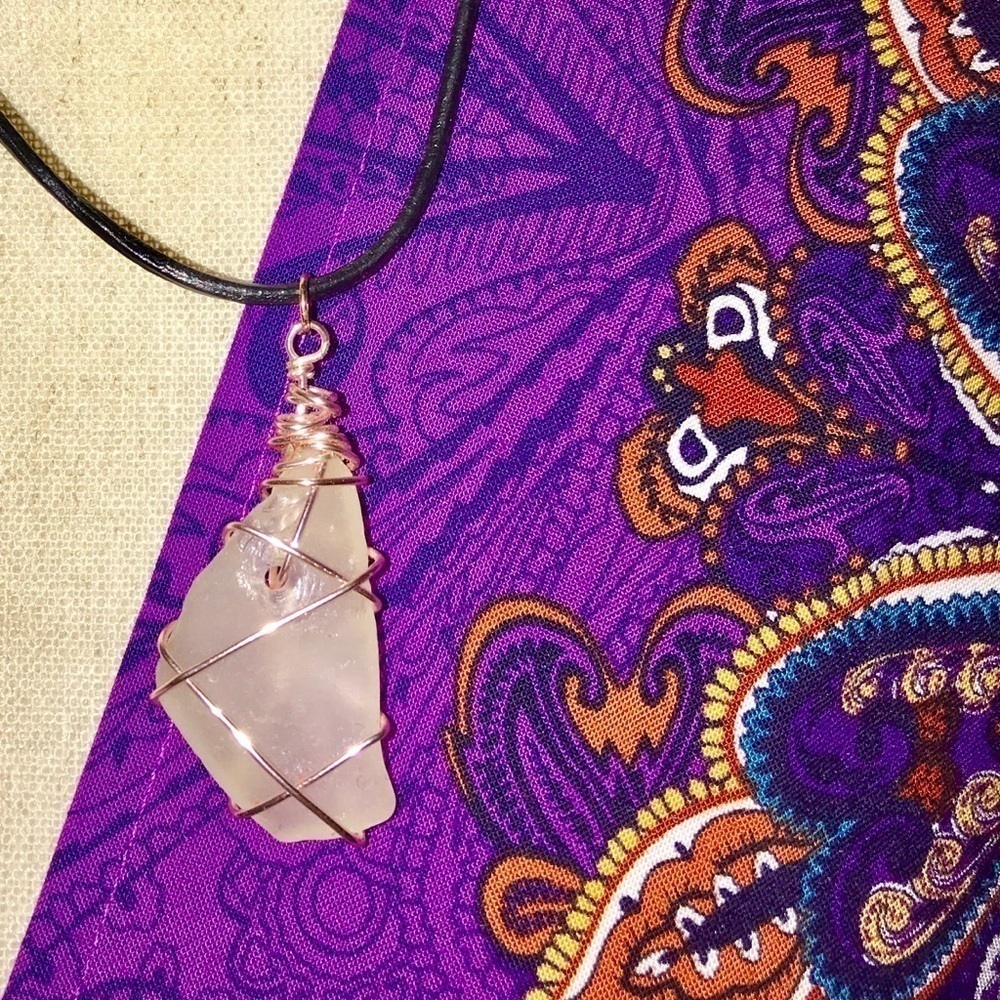 🌸pink Sea Glass Wire Wrapped Necklace Rose Gold - Picture 2 of 8